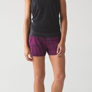 Lululemon Run Times Short Mini Antique Paisley Deep Fuschia Black / Black Size 4